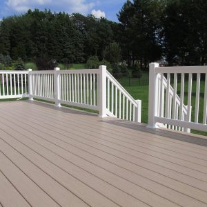 vinyl deck with vinyl railing